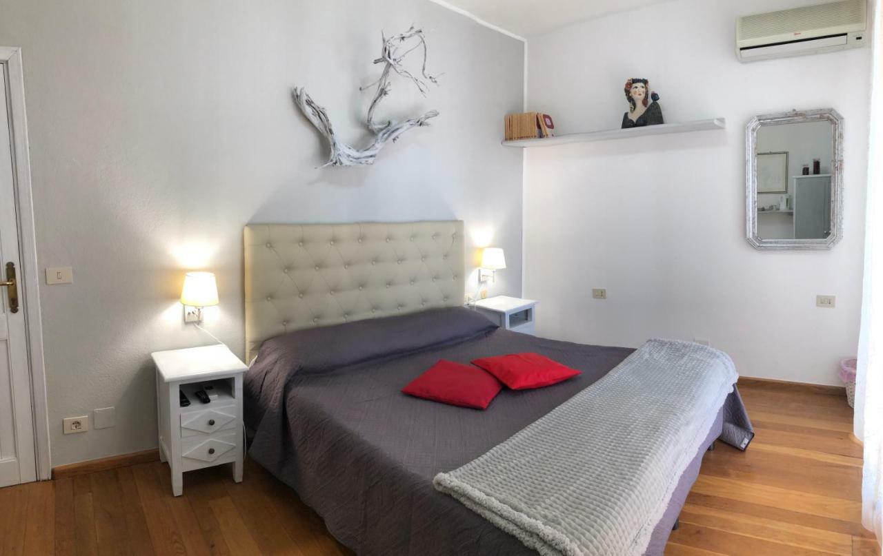 산타테레사의갈루라 La Chicca Di Francesca B&B 외부 사진