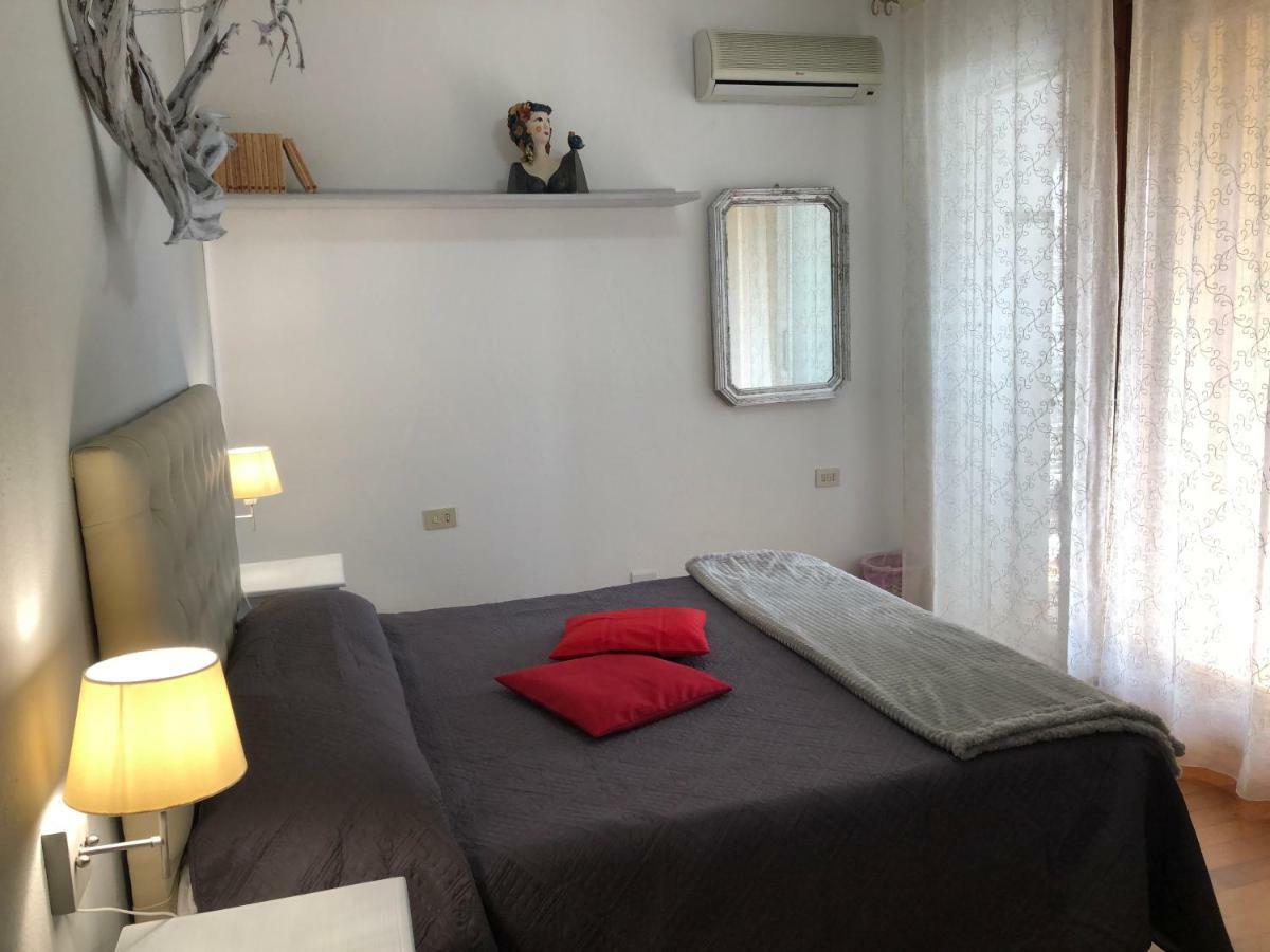산타테레사의갈루라 La Chicca Di Francesca B&B 외부 사진