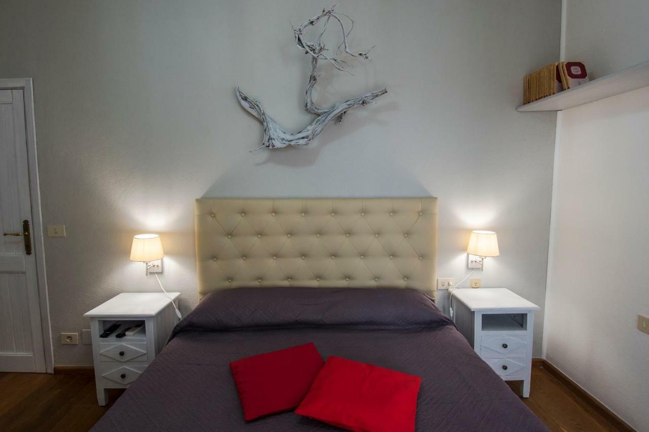 산타테레사의갈루라 La Chicca Di Francesca B&B 외부 사진